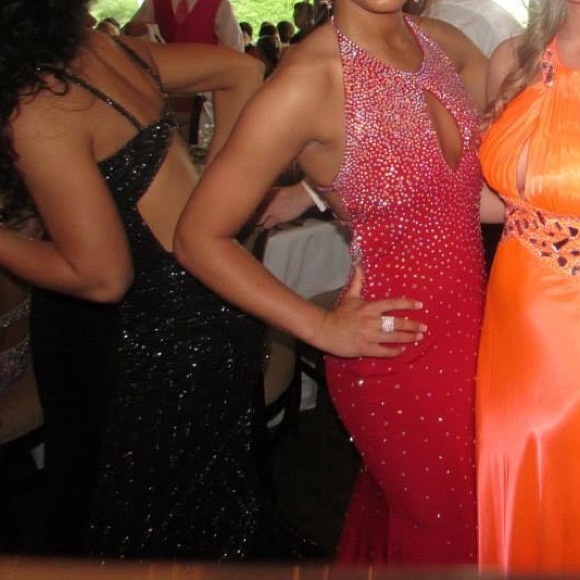Red Jovani prom dress - Picture 2 of 7